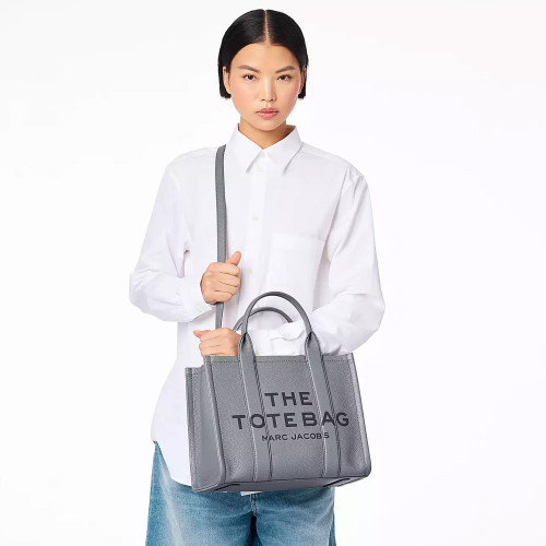 Сумка Marc Jacobs The Leather Medium Tote Bag – Wolf Grey