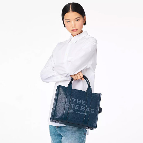 Сумка Marc Jacobs The Leather Medium Tote Bag – Blue Sea