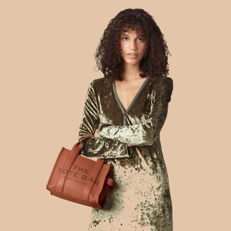 Marc Jacobs The Leather Small Tote Bag – Argan Oil
