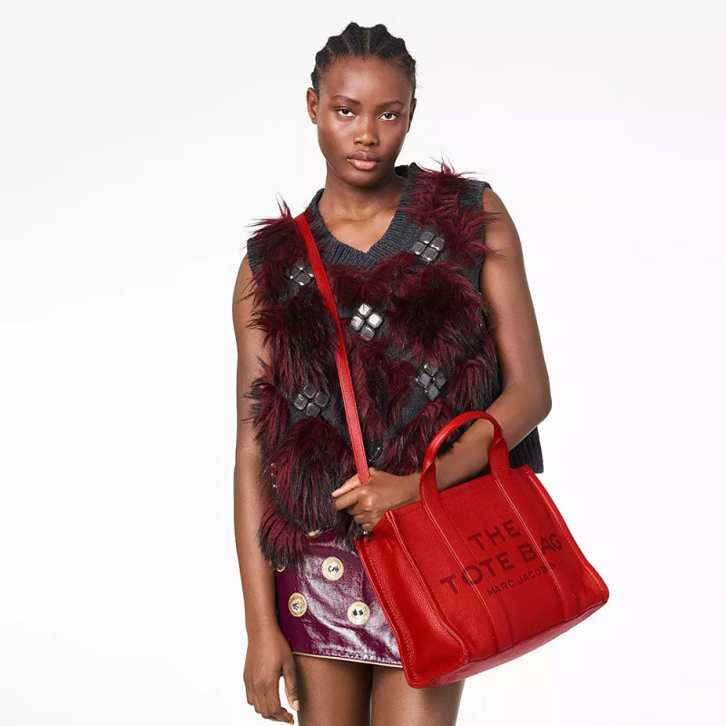 Сумка Marc Jacobs The Leather Medium Tote Bag – True Red