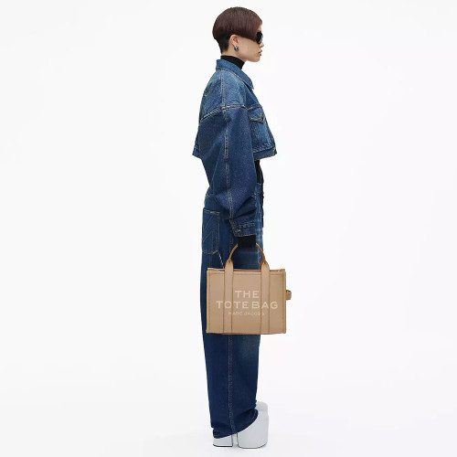  Сумка Marc Jacobs The Leather Medium Tote Bag – Camel