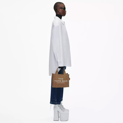Сумка Marc Jacobs The Jacquard Small Tote Bag – Camel