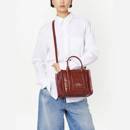 Сумка Marc Jacobs The Croc-Embossed Small Tote Bag – Spice Brown
