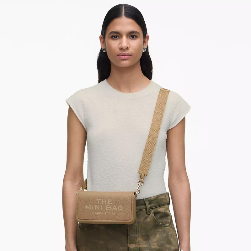 Сумка Marc Jacobs The Leather Mini Bag – Camel